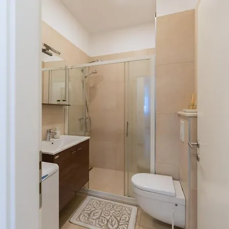 Urban Apartment *